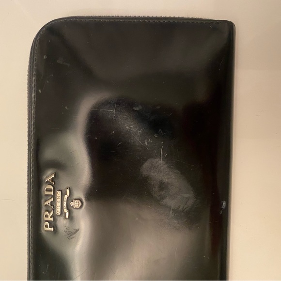 Prada Wallet - Picture 4 of 10